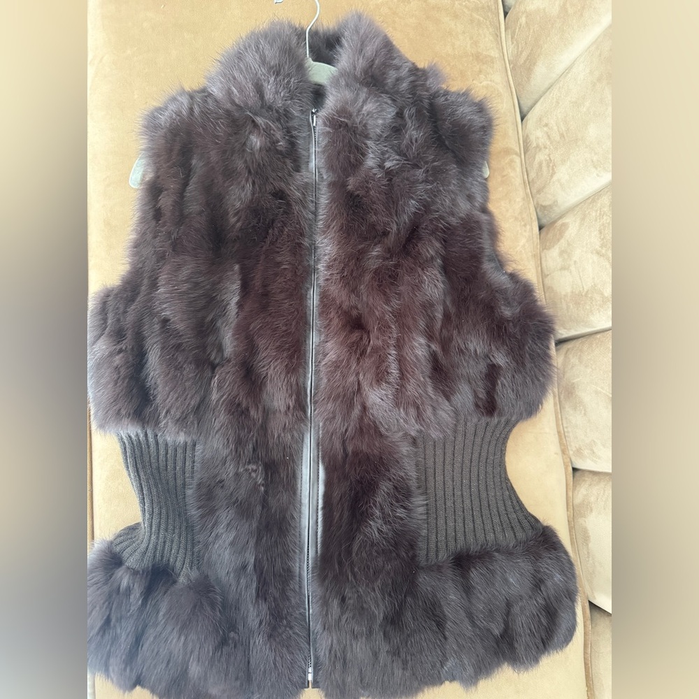 Belle Fare Brown rabbit  Fur Vest  (mint condition)